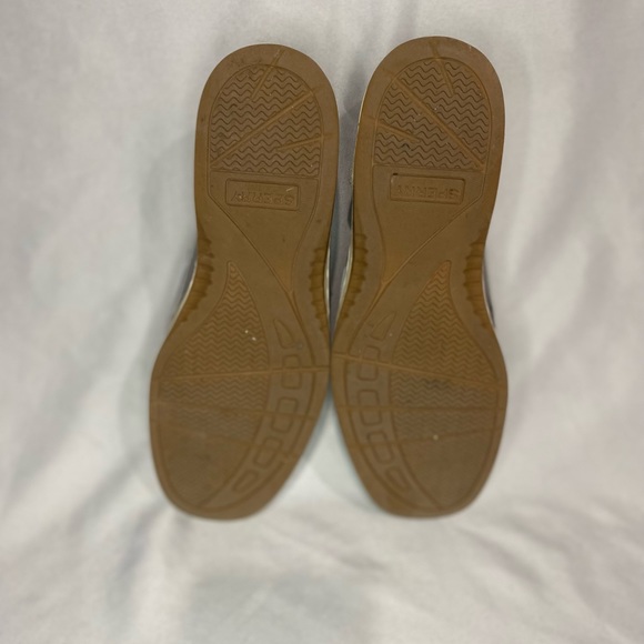 Women’s Sperry’s Light Grey size 6M deck shoes pul/slip on shoes - Picture 5 of 5